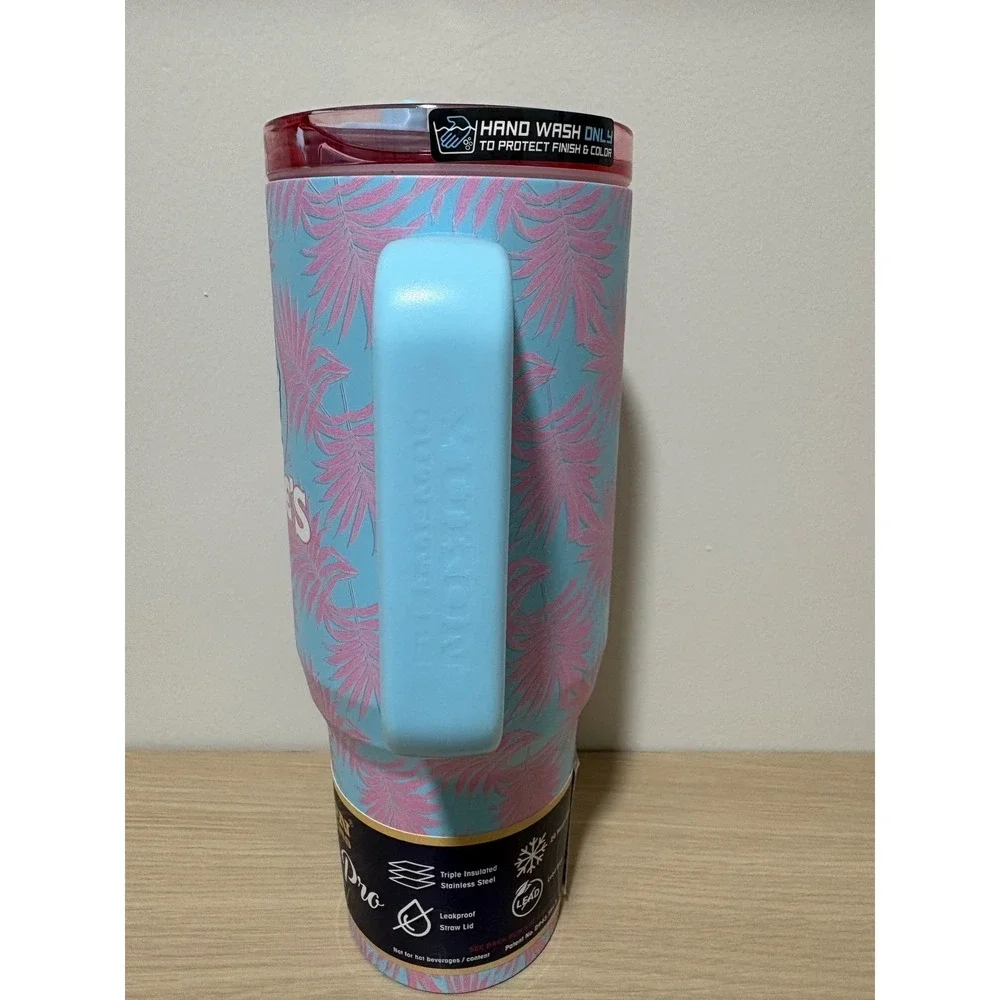 2026 NEW Buc-ee's Pink Blue Palm Tree Tumbler 40oz With Handle in hand